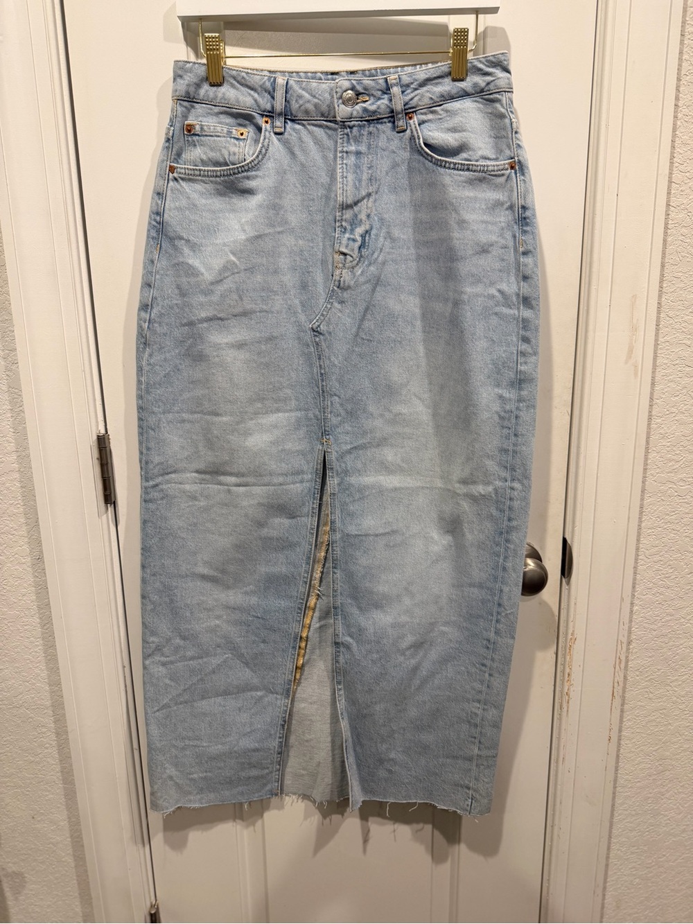 Light Wash High Rise Denim Maxi Skirt Front Slit Raw Hem Size 30